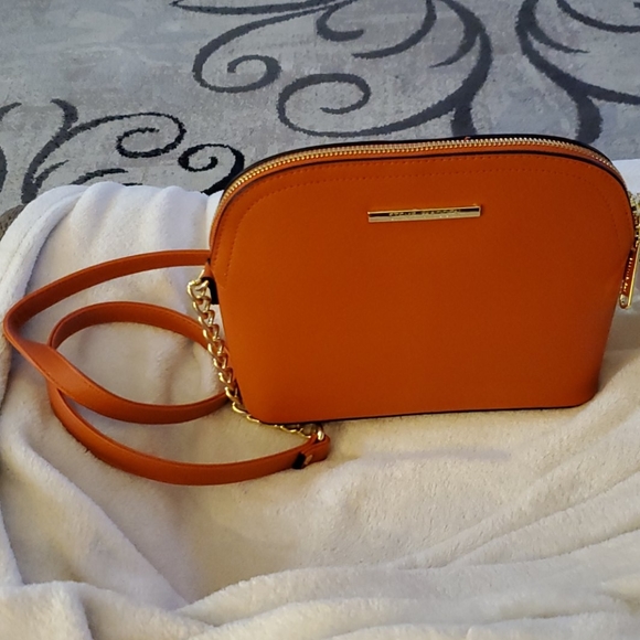 Steve Madden Handbags - NEW Steve Madden Womens Crossbody Bag